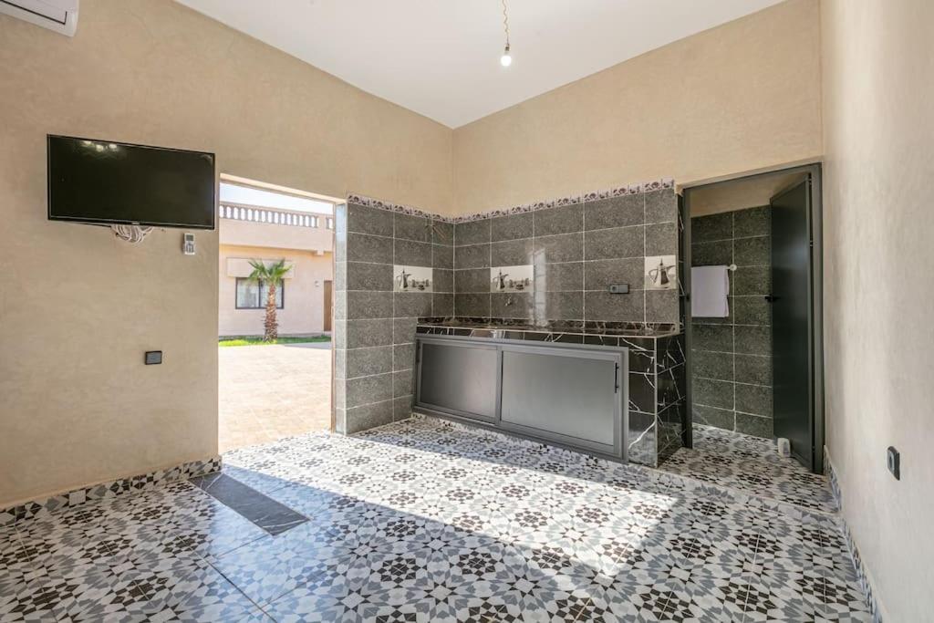 Villa Leila,Piscine , Grand Jardin, Jeux , Cuisiniere Marrakesh Ngoại thất bức ảnh